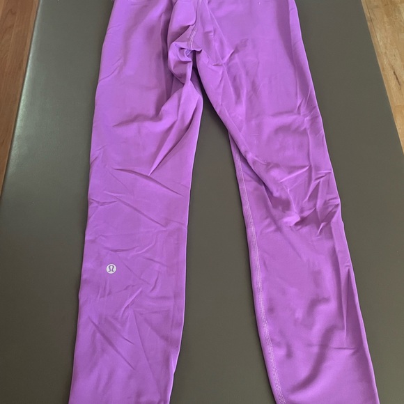 Lululemon Leggings size 8 - Picture 2 of 3